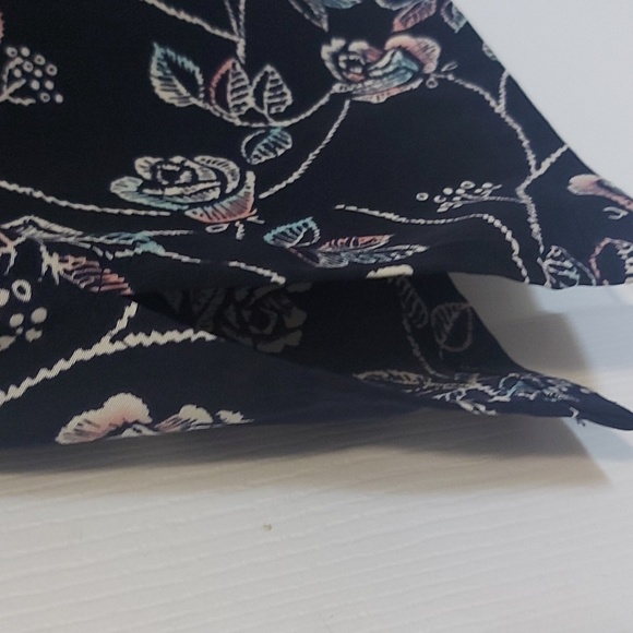 Maggie Barnes sleeveless blouse - Picture 3 of 7